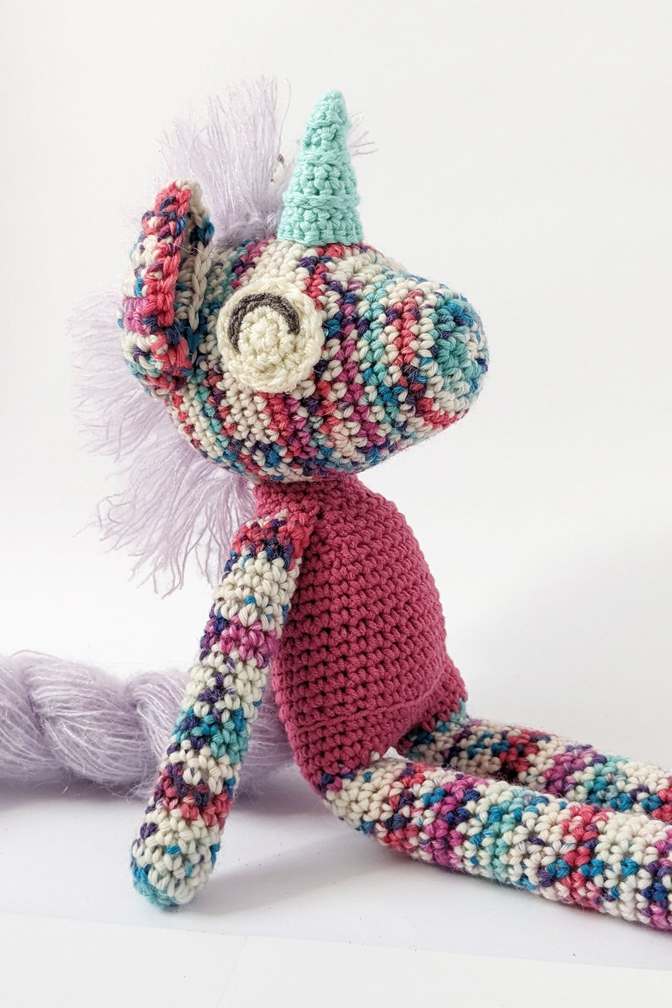 Unicornio de peluche: Betty, la punkicornia