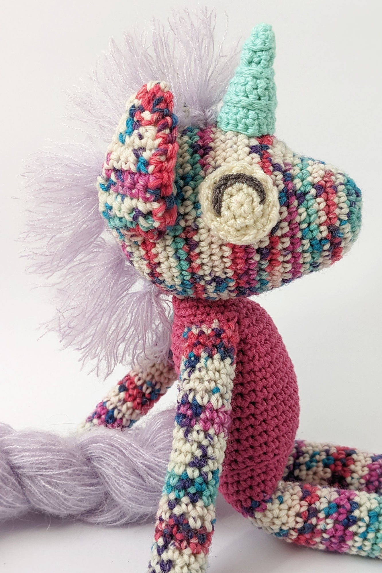Unicornio de peluche: Betty, la punkicornia