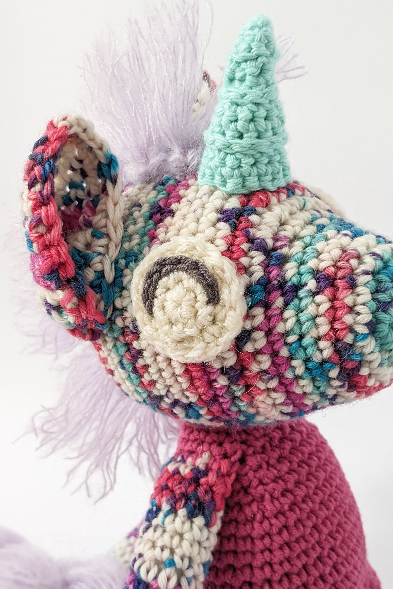 Unicornio de peluche: Betty, la punkicornia